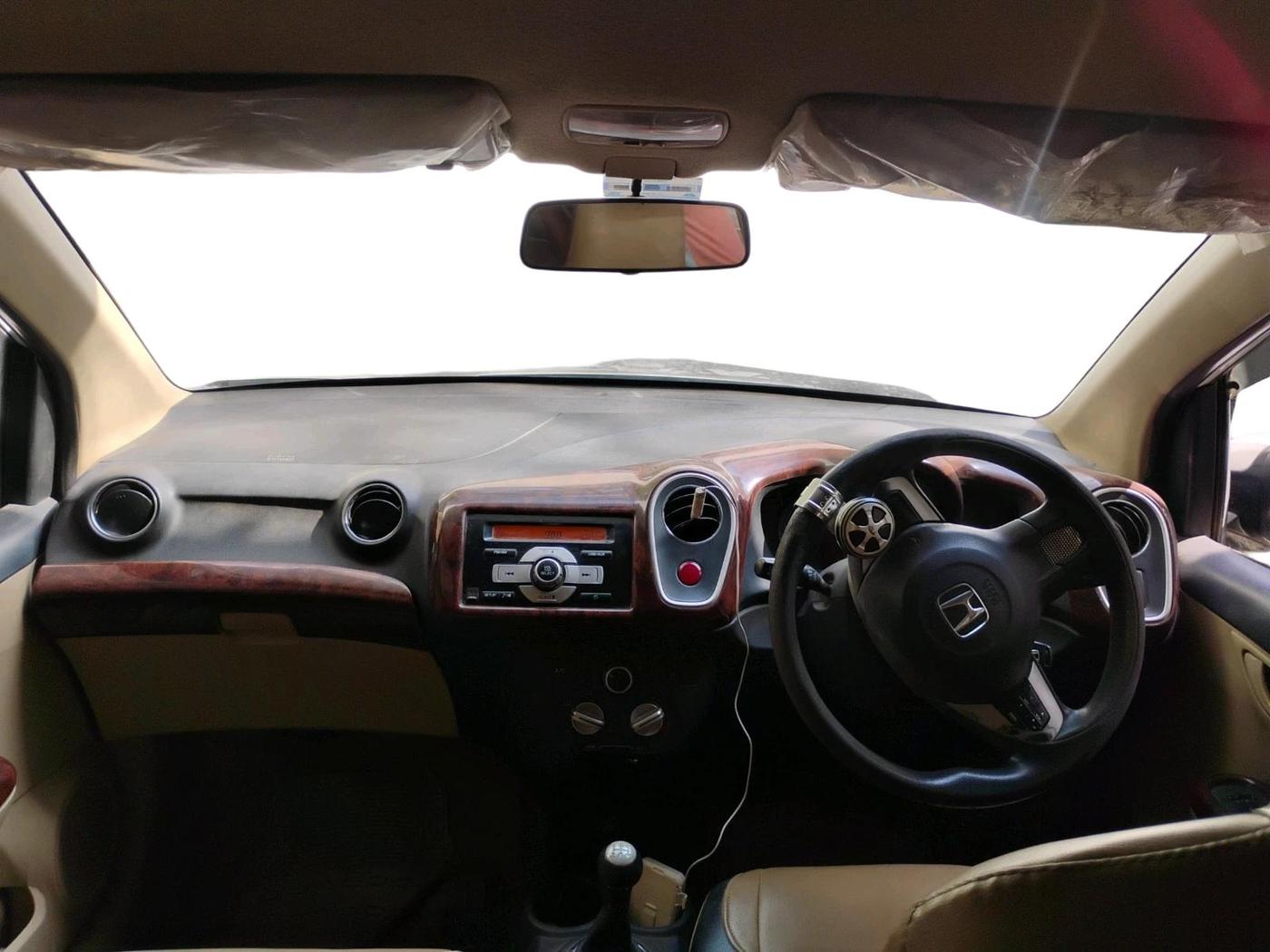 2014 Honda Mobilio 1.5L I-VTEC V, Petrol, Manual, 1,18,830 km, interior