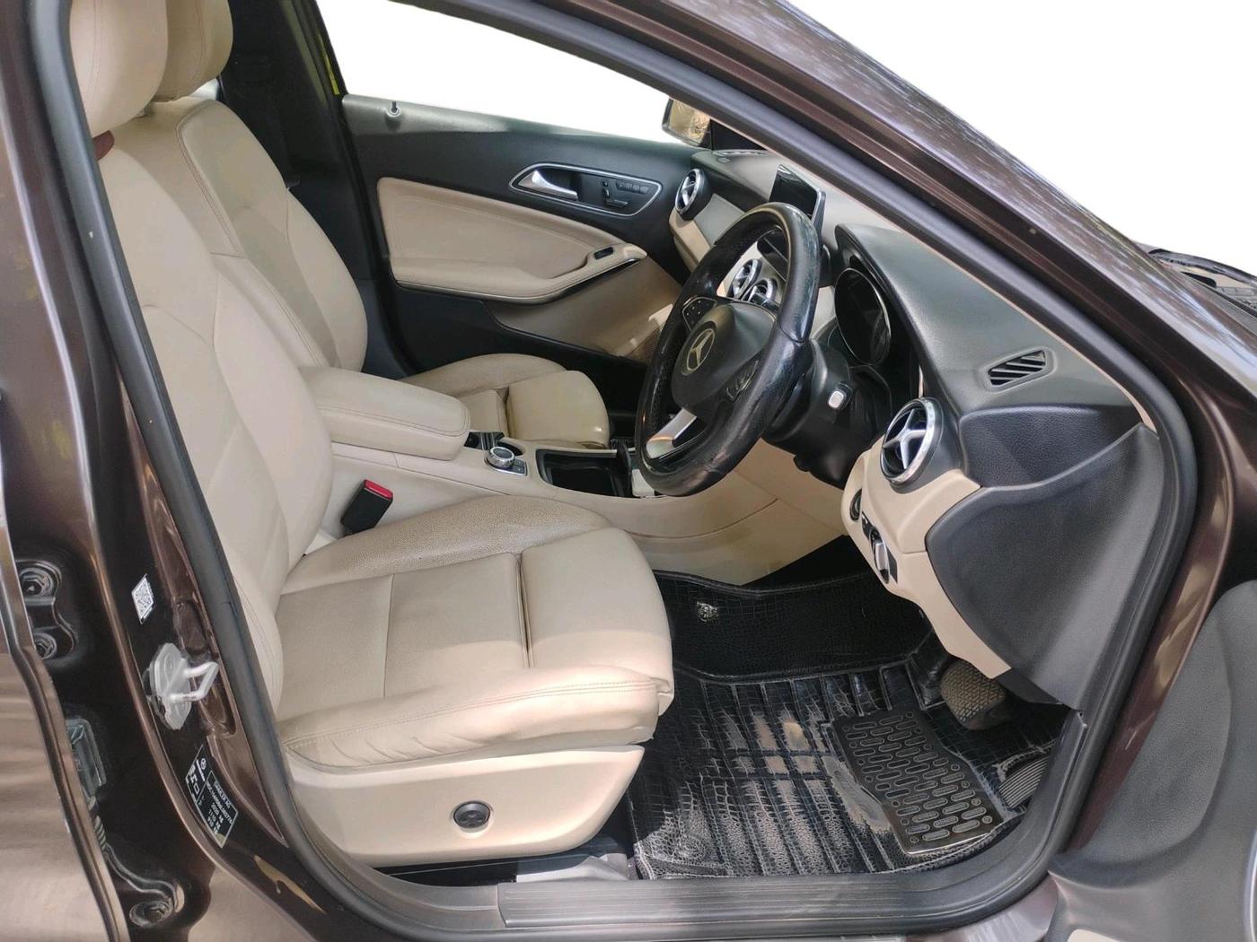 2016 Mercedes Benz GLA Class 200 CDI SPORT, Diesel, Automatic, 1,44,338 km, interior