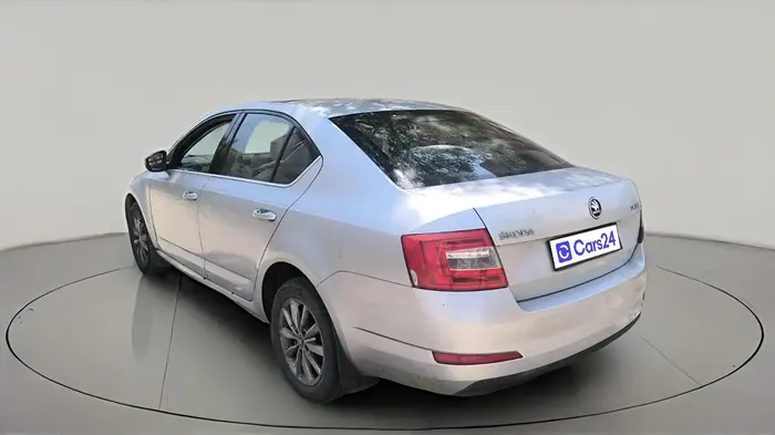 2016 Skoda Octavia 2.0 TDI CR STYLE PLUS AT, Diesel, Automatic, 1,98,463 km, exterior