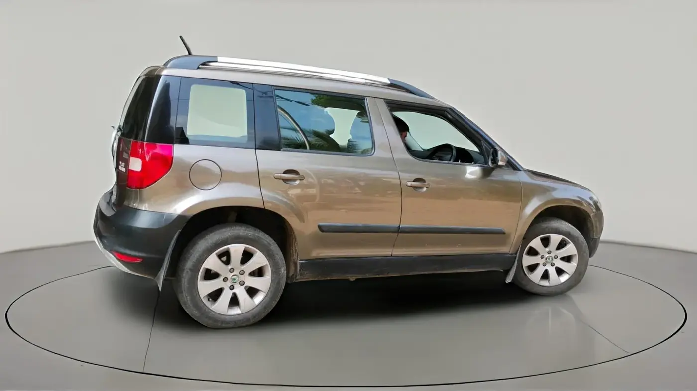 2011 Skoda Yeti ELEGANCE 2.0 TDI CR 4X4, Diesel, Manual, 1,75,111 km, exterior