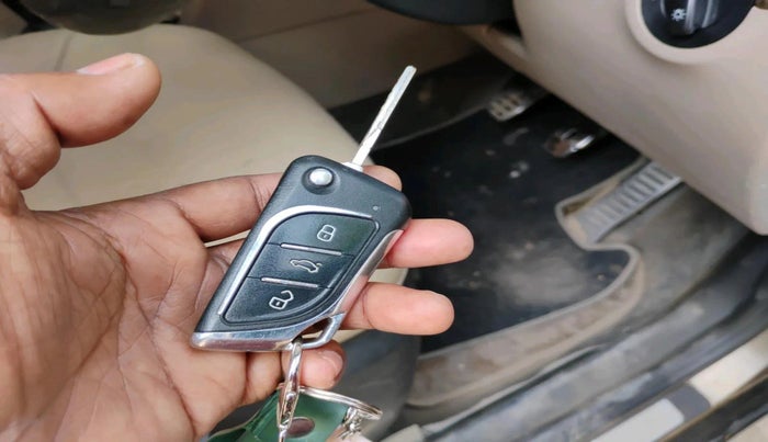 2011 Skoda Yeti ELEGANCE 2.0 TDI CR 4X4, Diesel, Manual, 1,75,111 km, interior