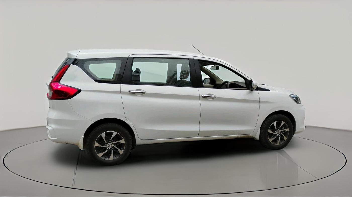 2024 Toyota RUMION V AT , Petrol, Automatic, 27,924 km, exterior