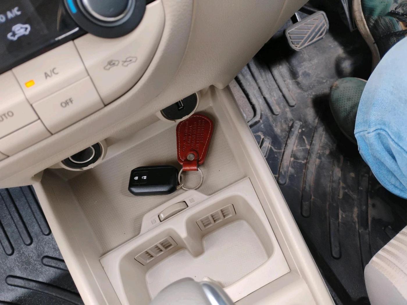 2024 Toyota RUMION V AT , Petrol, Automatic, 27,924 km, interior