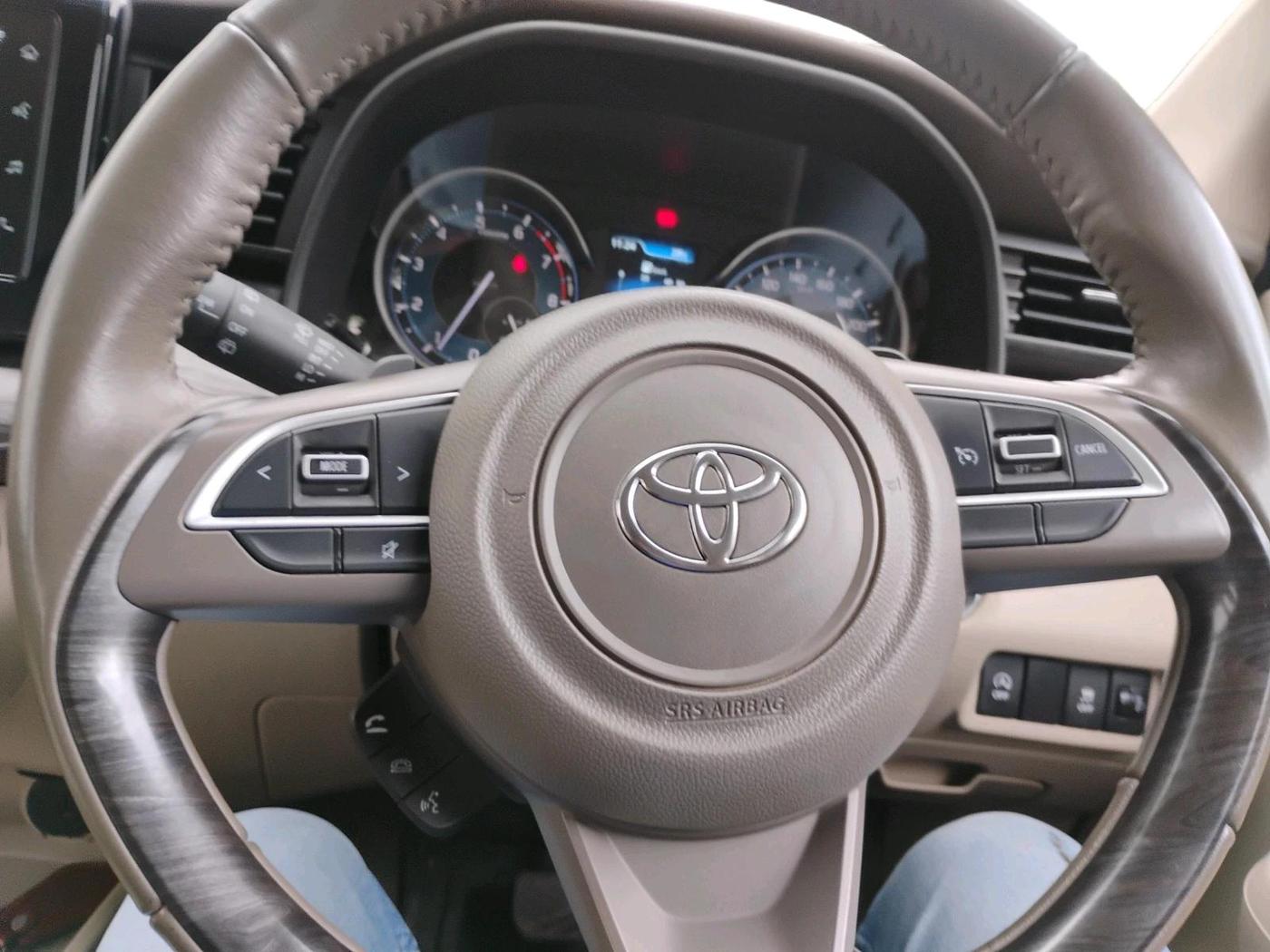 2024 Toyota RUMION V AT , Petrol, Automatic, 27,924 km, interior