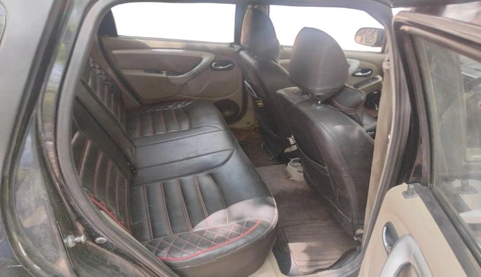 2014 Nissan Terrano XL (D), Diesel, Manual, 1,02,940 km, interior