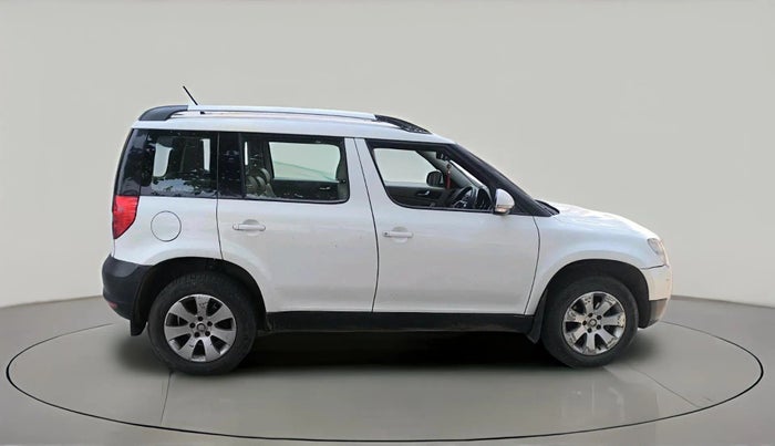 2011 Skoda Yeti ELEGANCE 2.0 TDI CR 4X4, Diesel, Manual, 2,27,726 km, exterior