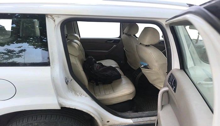 2011 Skoda Yeti ELEGANCE 2.0 TDI CR 4X4, Diesel, Manual, 2,27,726 km, interior