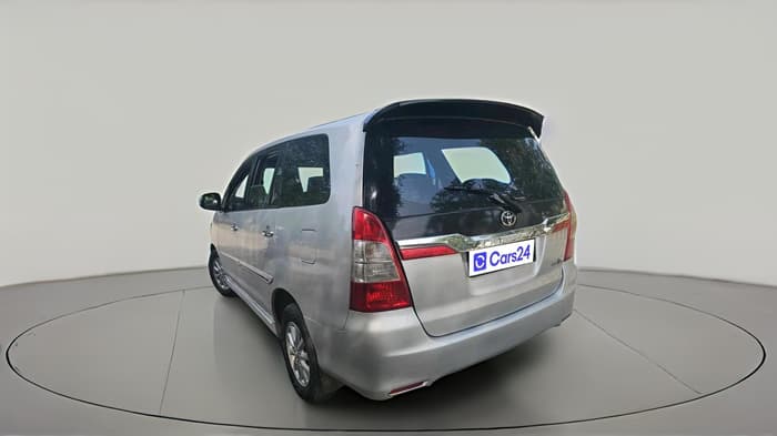 2012 Toyota Innova VX 2.5 8 STR, Diesel, Manual, 1,90,273 km, exterior