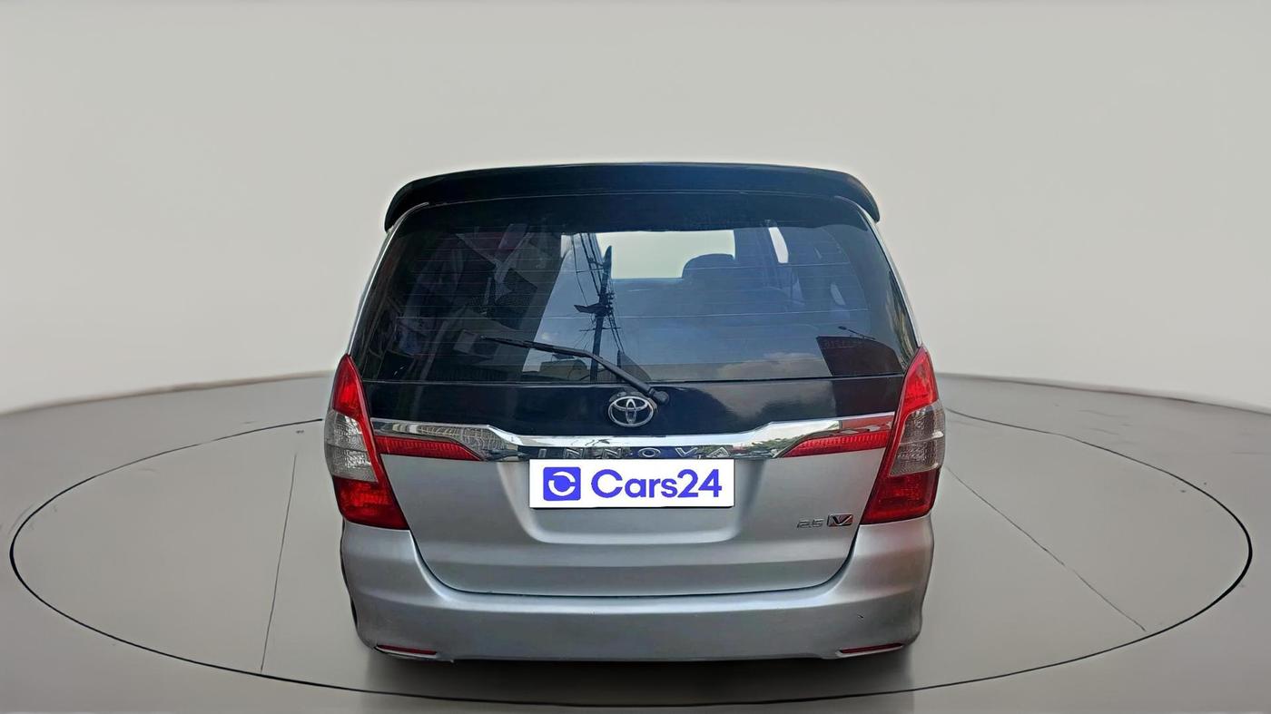 2012 Toyota Innova VX 2.5 8 STR, Diesel, Manual, 1,90,273 km, exterior