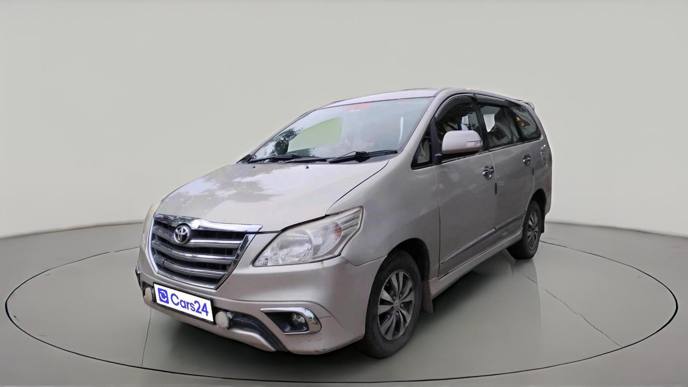 2015 Toyota Innova 2.5 VX 7 STR, Diesel, Manual, 1,66,162 km, exterior
