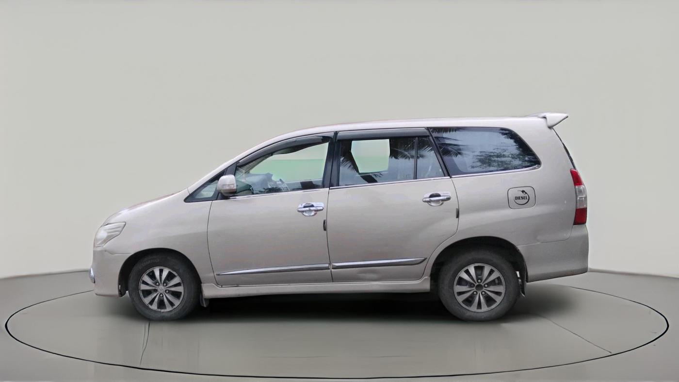 2015 Toyota Innova 2.5 VX 7 STR, Diesel, Manual, 1,66,162 km, exterior