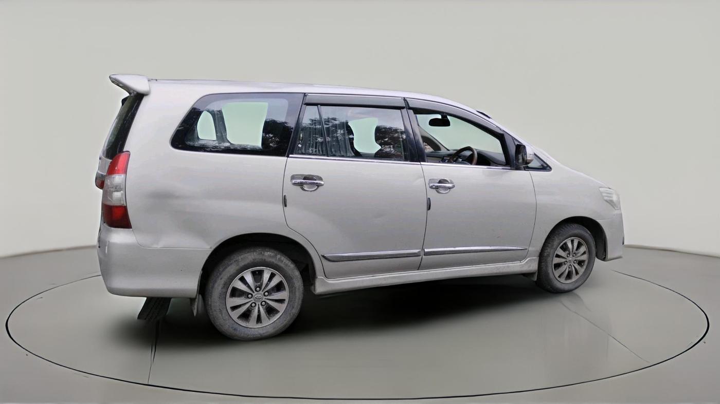 2015 Toyota Innova 2.5 VX 7 STR, Diesel, Manual, 1,66,162 km, exterior