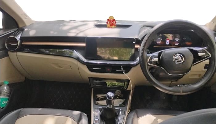2023 Skoda SLAVIA STYLE 1.0L TSI MT, Petrol, Manual, 30,389 km, interior