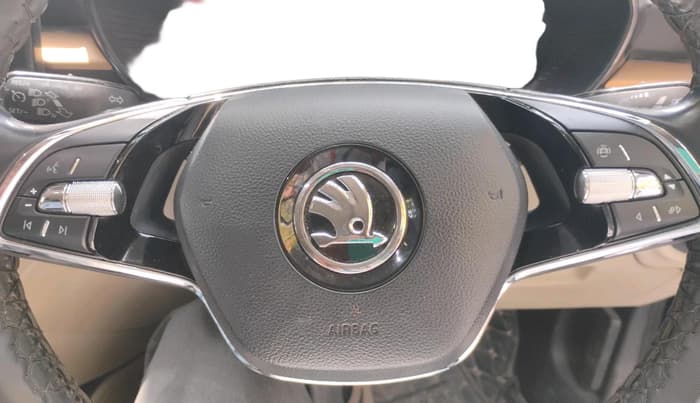 2023 Skoda SLAVIA STYLE 1.0L TSI MT, Petrol, Manual, 30,389 km, interior