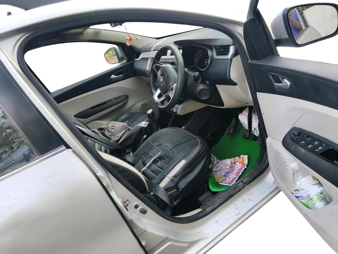 2019 Renault TRIBER RXZ, Petrol, Manual, 61,061 km, interior