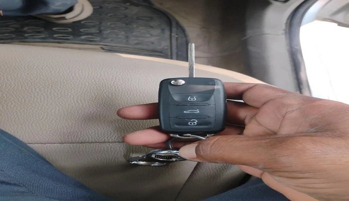 2014 Skoda Rapid 1.5 TDI CR ELEGANCE, Diesel, Manual, 1,05,457 km, interior