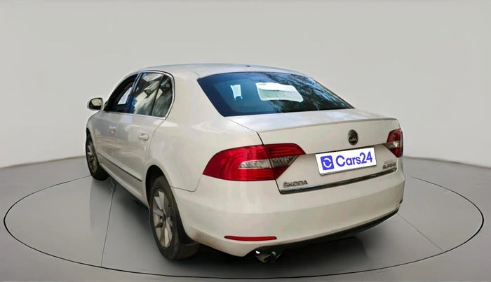 2014 Skoda Superb ELEGANCE 2.0 TDI CR AT, Diesel, Automatic, 2,22,242 km, exterior