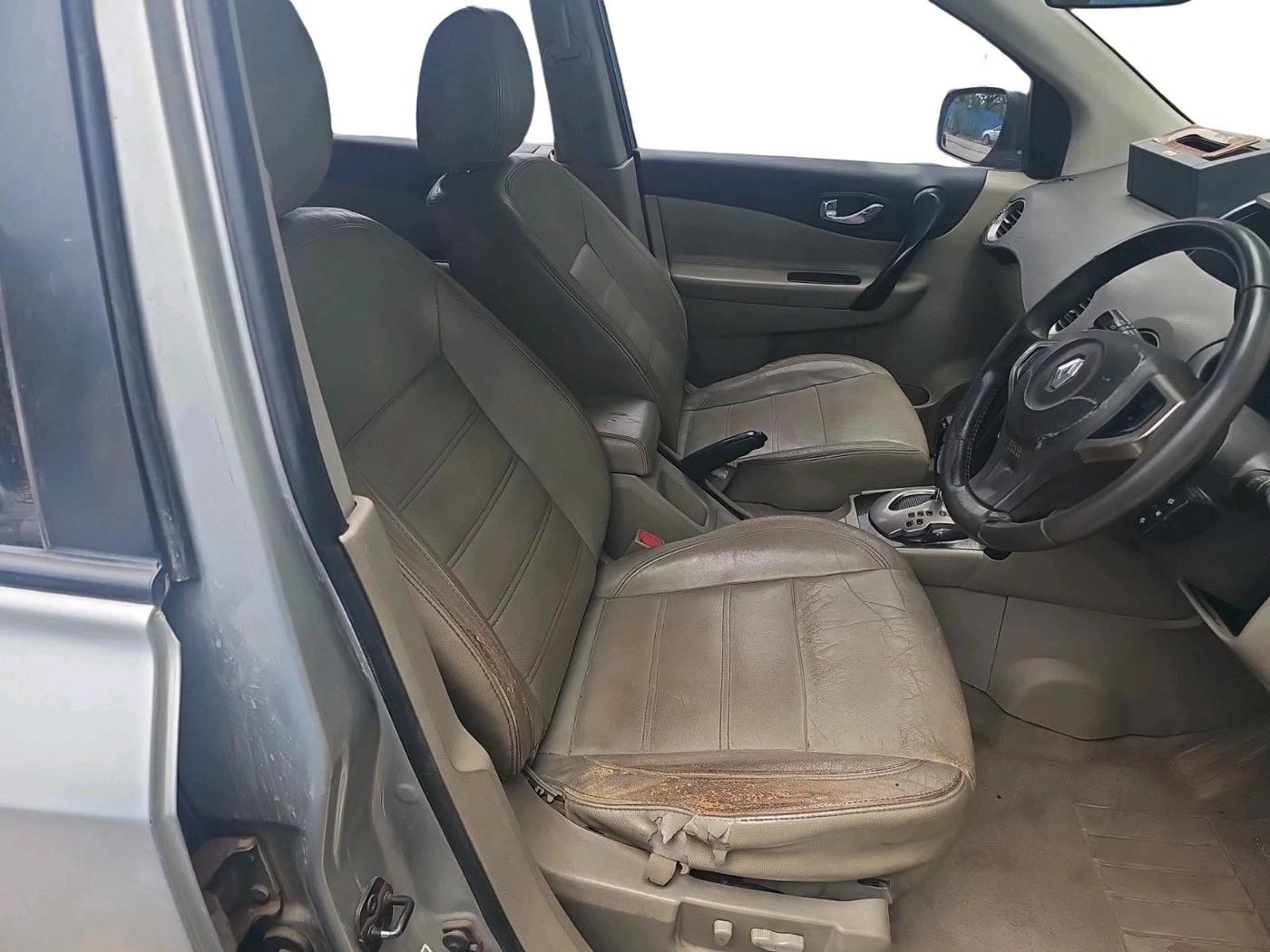 2014 Renault Koleos 4x4 AT, Diesel, Automatic, 1,25,830 km, interior