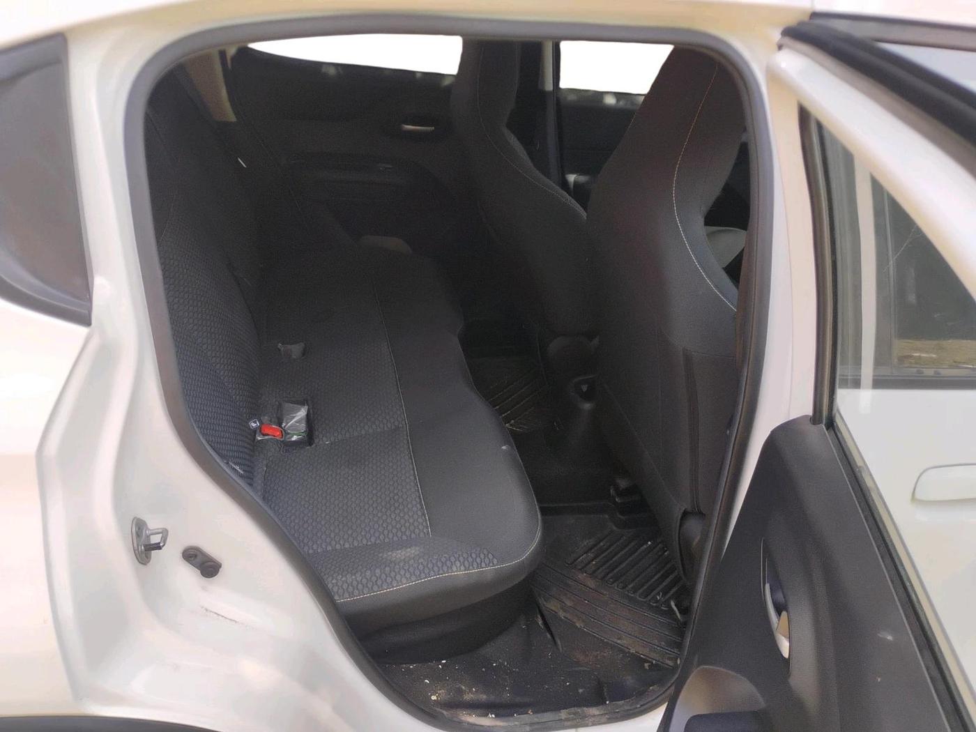 2024 CITROEN C3 SHINE 1.2, Petrol, Manual, 5,892 km, interior