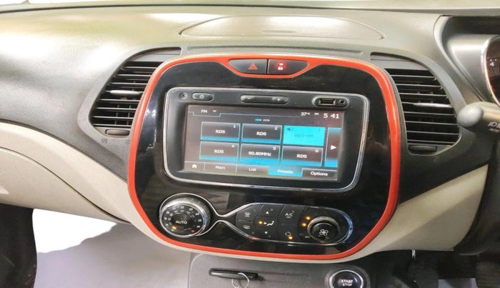 2017 Renault Captur RXT DIESEL DUAL TONE, Diesel, Manual, 1,12,077 km, interior