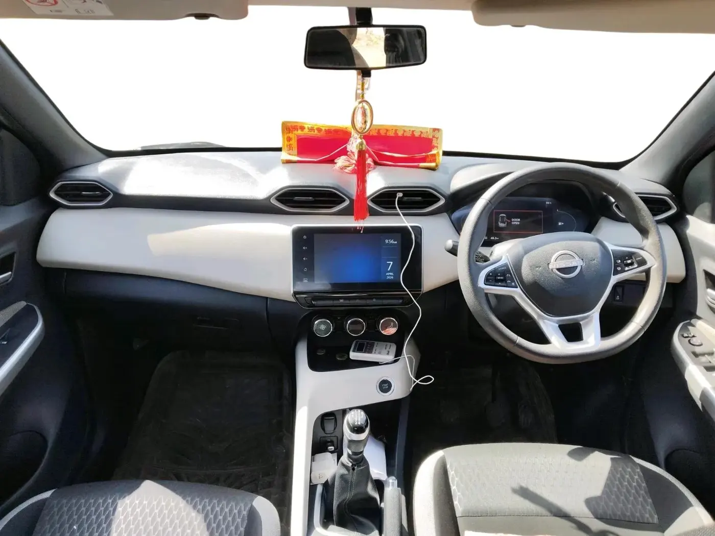 2024 Nissan MAGNITE XV MT, Petrol, Manual, 36,622 km, interior