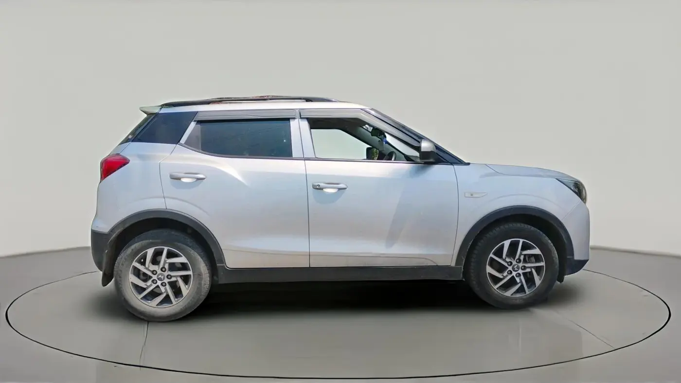 2023 Mahindra XUV300 W4 1.2 PETROL, Petrol, Manual, 54,962 km, exterior
