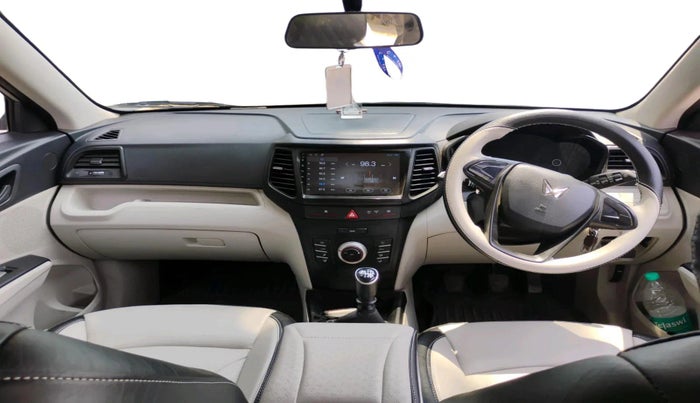 2023 Mahindra XUV300 W4 1.2 PETROL, Petrol, Manual, 54,962 km, interior