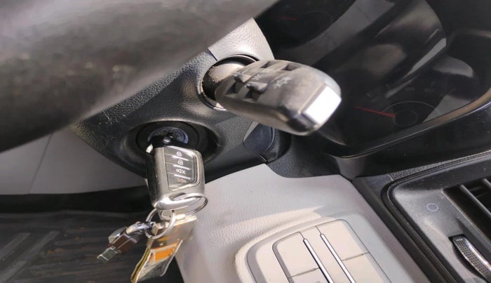 2023 Mahindra XUV300 W4 1.2 PETROL, Petrol, Manual, 54,962 km, interior