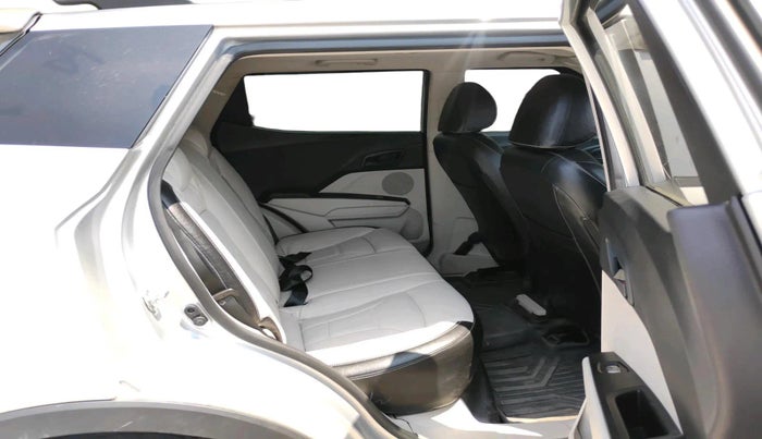2023 Mahindra XUV300 W4 1.2 PETROL, Petrol, Manual, 54,962 km, interior