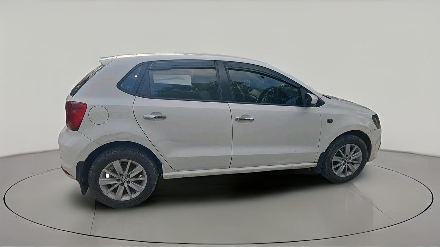 2015 Volkswagen Polo HIGHLINE1.5L, Diesel, Manual, 1,13,114 km, exterior