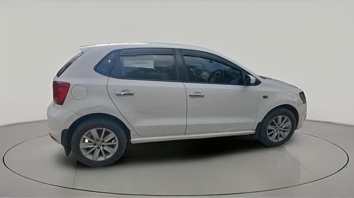 2015 Volkswagen Polo HIGHLINE1.5L, Diesel, Manual, 1,13,114 km, exterior