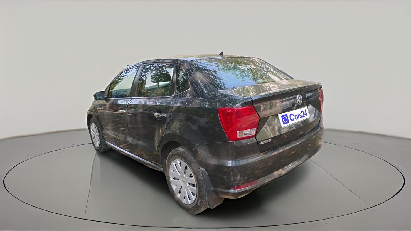 2017 Volkswagen Ameo COMFORTLINE 1.5 AT, Diesel, Automatic, 1,03,364 km, exterior