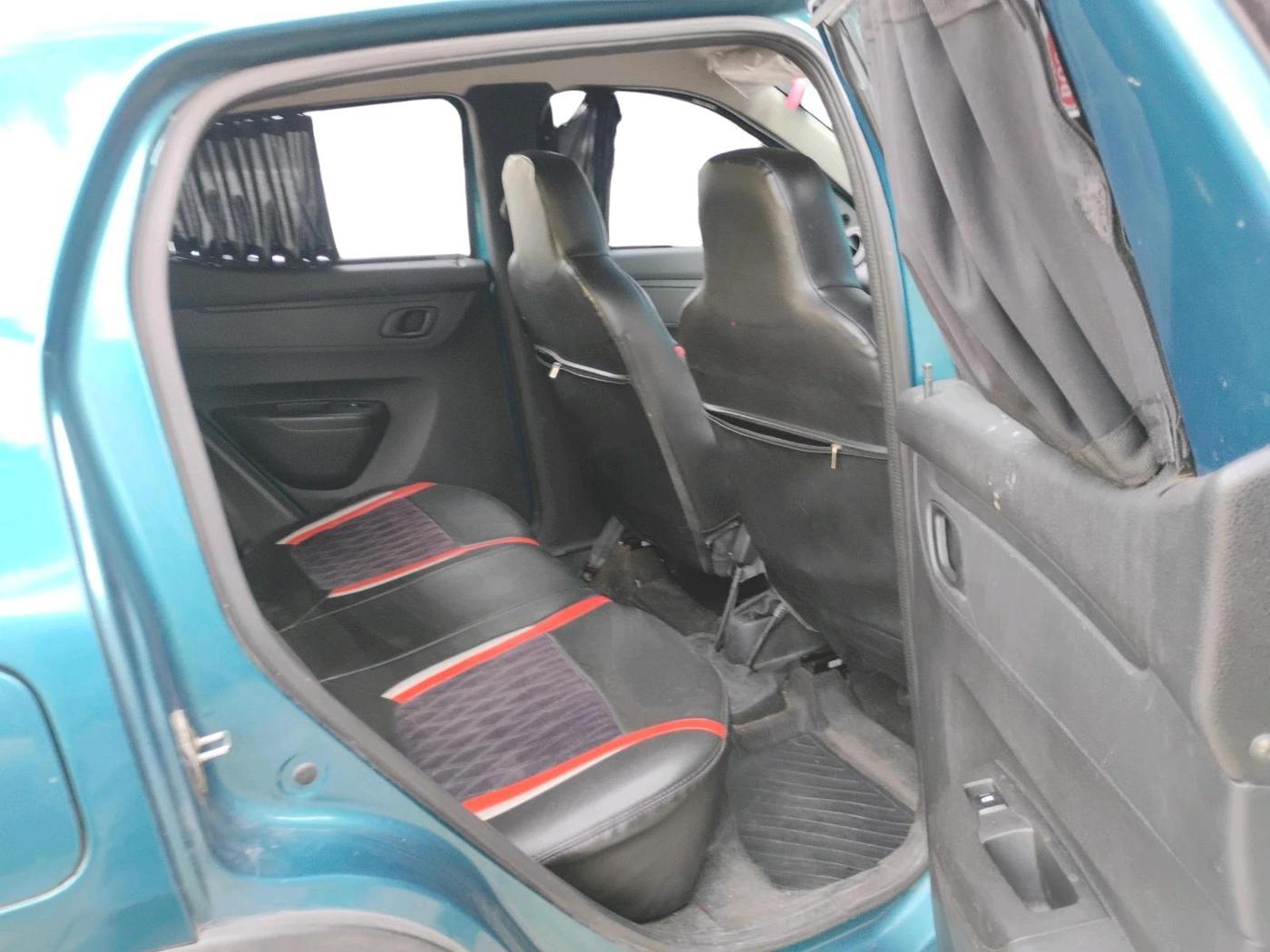 2021 Renault Kwid RXT 1.0 AMT (O), Petrol, Automatic, 33,644 km, interior