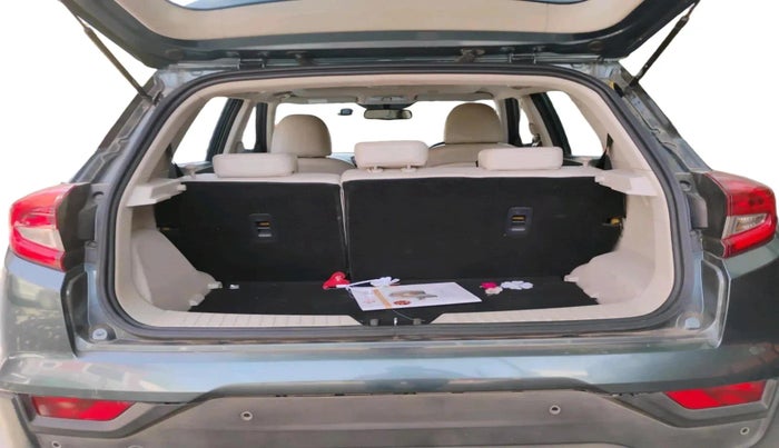 2021 Mahindra XUV300 W8 (O) 1.2 PETROL, Petrol, Manual, 97,910 km, exterior