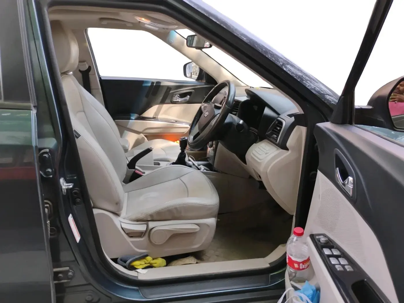 2021 Mahindra XUV300 W8 (O) 1.2 PETROL, Petrol, Manual, 97,910 km, interior