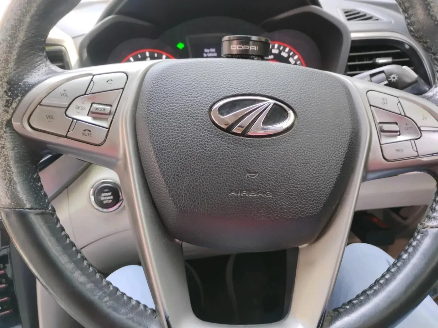 2021 Mahindra XUV300 W8 (O) 1.2 PETROL, Petrol, Manual, 97,910 km, interior