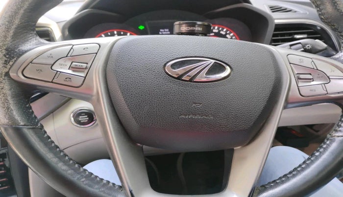 2021 Mahindra XUV300 W8 (O) 1.2 PETROL, Petrol, Manual, 97,910 km, interior