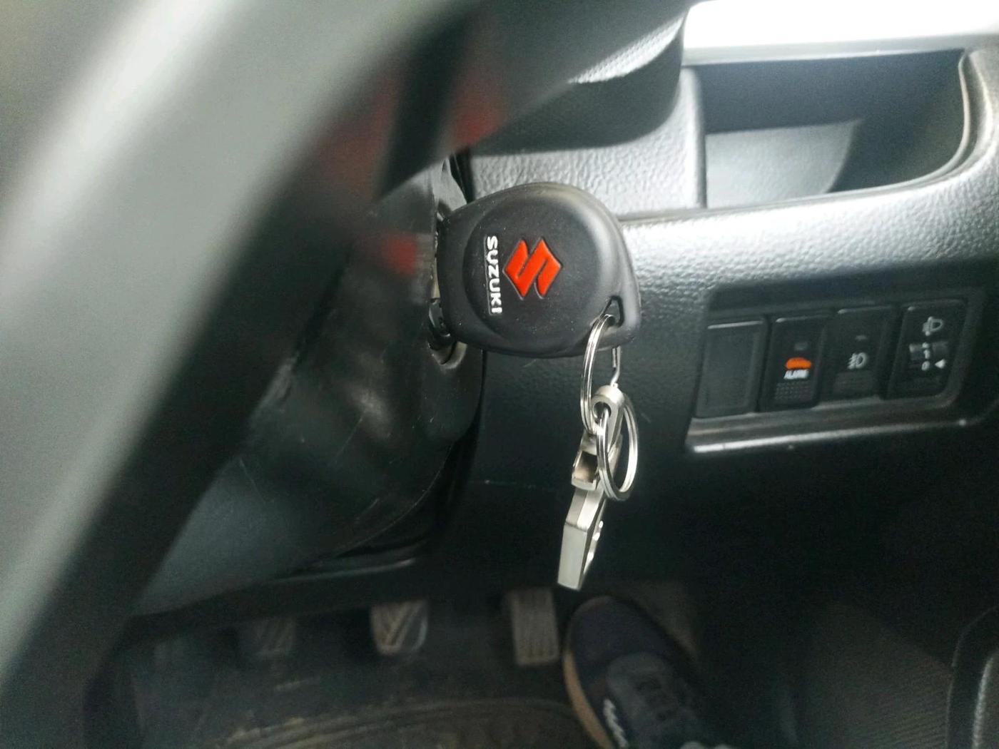 2017 Maruti Swift VDI, Diesel, Manual, 1,17,592 km, interior