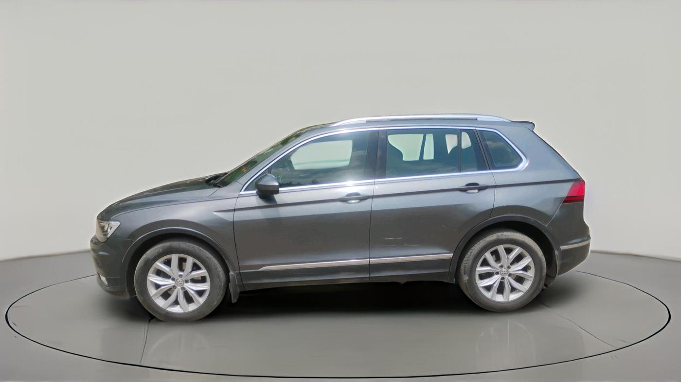 2017 Volkswagen TIGUAN HIGHLINE TDI AT, Diesel, Automatic, 1,00,970 km, exterior