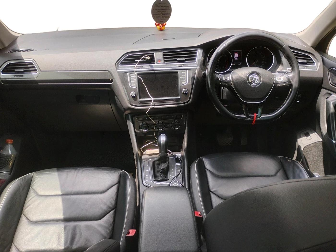 2017 Volkswagen TIGUAN HIGHLINE TDI AT, Diesel, Automatic, 1,00,970 km, interior