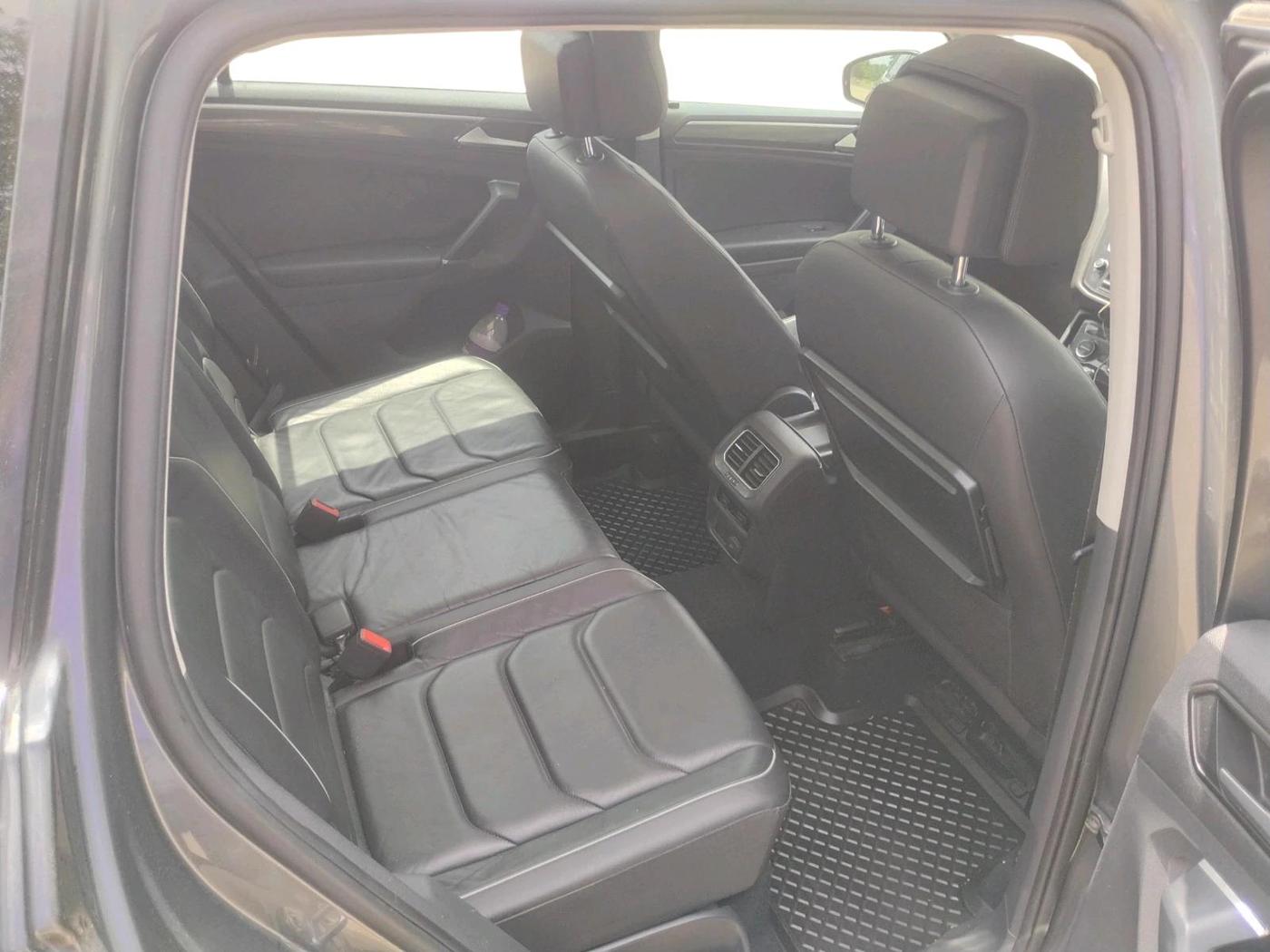 2017 Volkswagen TIGUAN HIGHLINE TDI AT, Diesel, Automatic, 1,00,970 km, interior