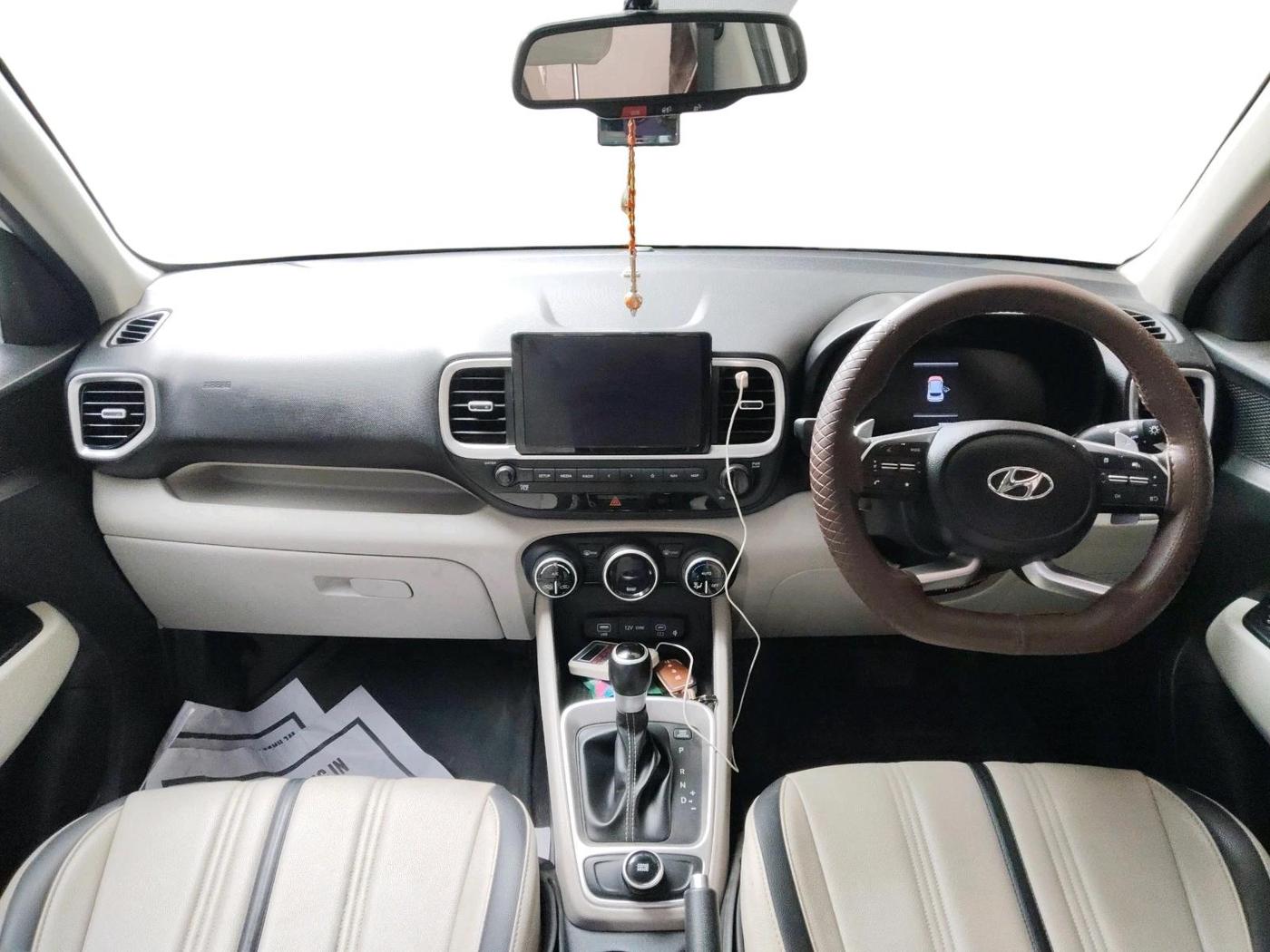 2023 Hyundai VENUE SX (O) 1.0 TURBO DCT, Petrol, Automatic, 23,932 km, interior