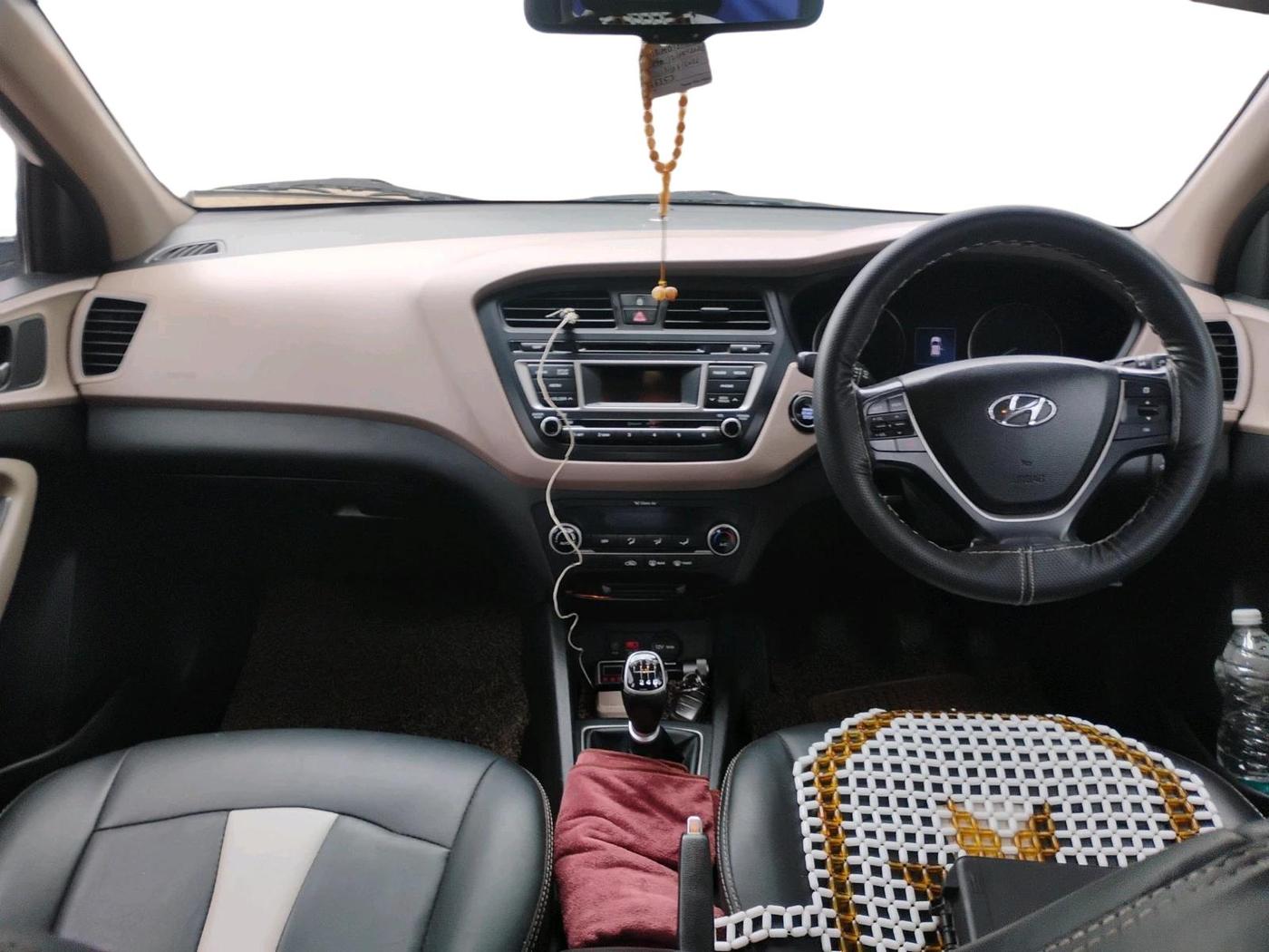 2015 Hyundai Elite i20 ASTA 1.4 CRDI, Diesel, Manual, 1,68,085 km, interior