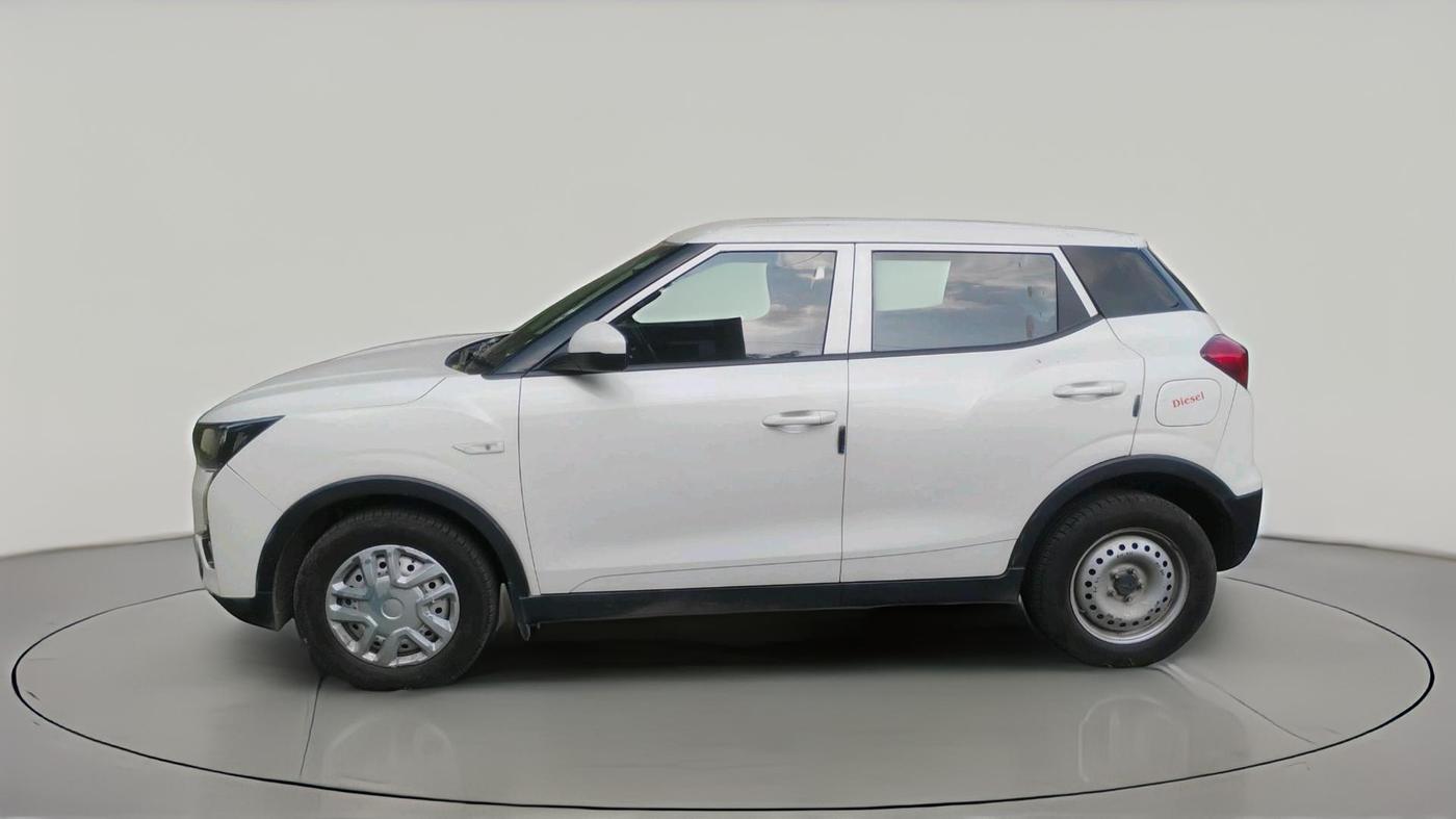 2023 Mahindra XUV300 W4 1.5 DIESEL, Diesel, Manual, 98,959 km, exterior