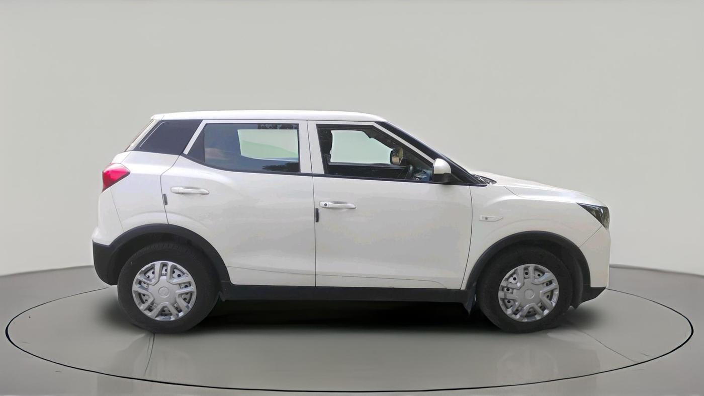 2023 Mahindra XUV300 W4 1.5 DIESEL, Diesel, Manual, 98,959 km, exterior