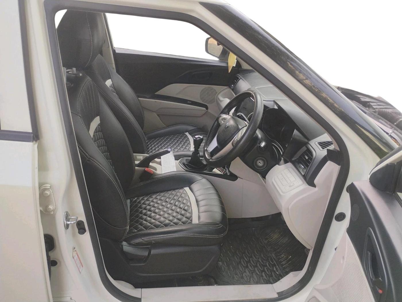 2023 Mahindra XUV300 W4 1.5 DIESEL, Diesel, Manual, 98,959 km, interior