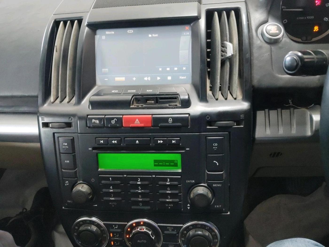 2012 Landrover Freelander 2 TD4 SE, Diesel, Automatic, 3,24,254 km, interior