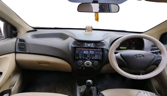 2017 Hyundai Eon ERA +, CNG, Manual, 1,06,611 km, interior