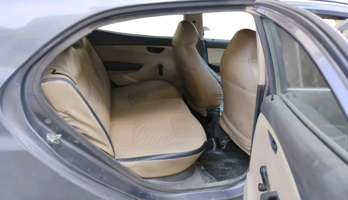 2017 Hyundai Eon ERA +, CNG, Manual, 1,06,611 km, interior