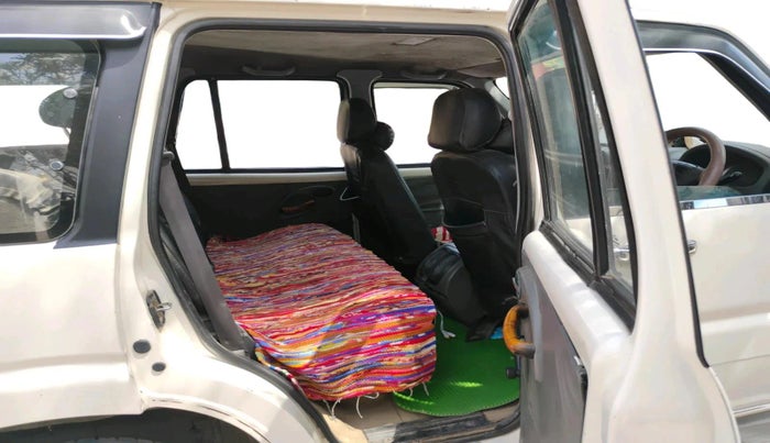 2012 Mahindra Scorpio EX M2DI, Diesel, Manual, 2,10,602 km, interior